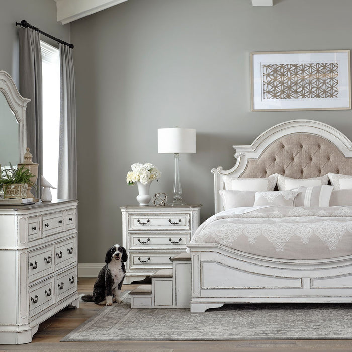 Magnolia Manor Pet Steps in Antique White