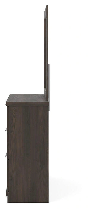 Shaehartin Dresser