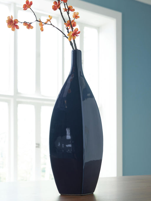 Abtinson Vase - homePLUS (Binghamton, NY)