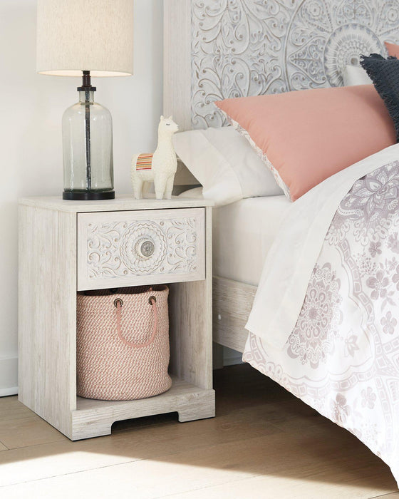 Paxberry Nightstand