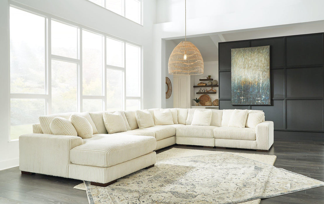 Lindyn Sectional with Chaise - homePLUS (Binghamton, NY)